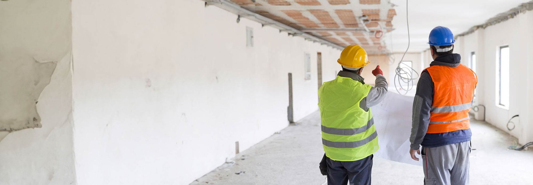 Arbeit an einem Gebäudetechnikprojekt